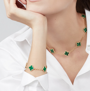 chic cleef necklace model (2)